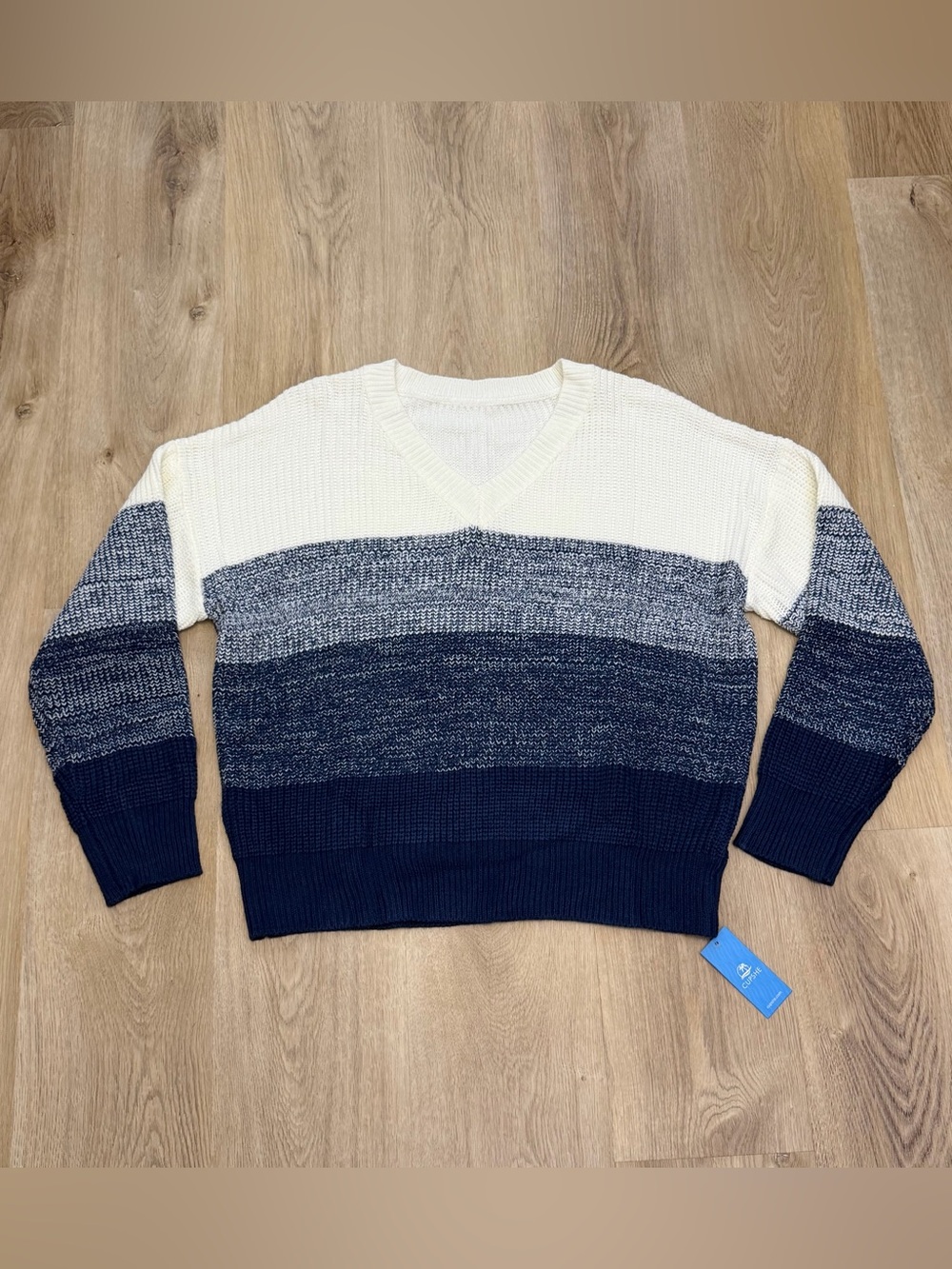 NWT Cupshe Blue and White Ombre Colorblock Crewneck Sweater